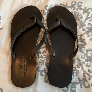 American Eagle dark brown leather flip flops